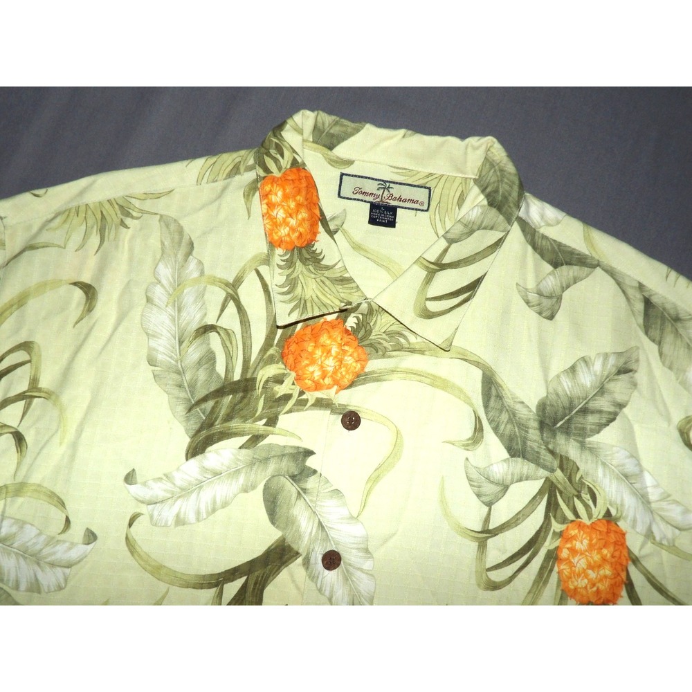 Tommy Bahama 100% Silk Short Sleeved Button Up Floral Hawaiian Shirt Men's Large